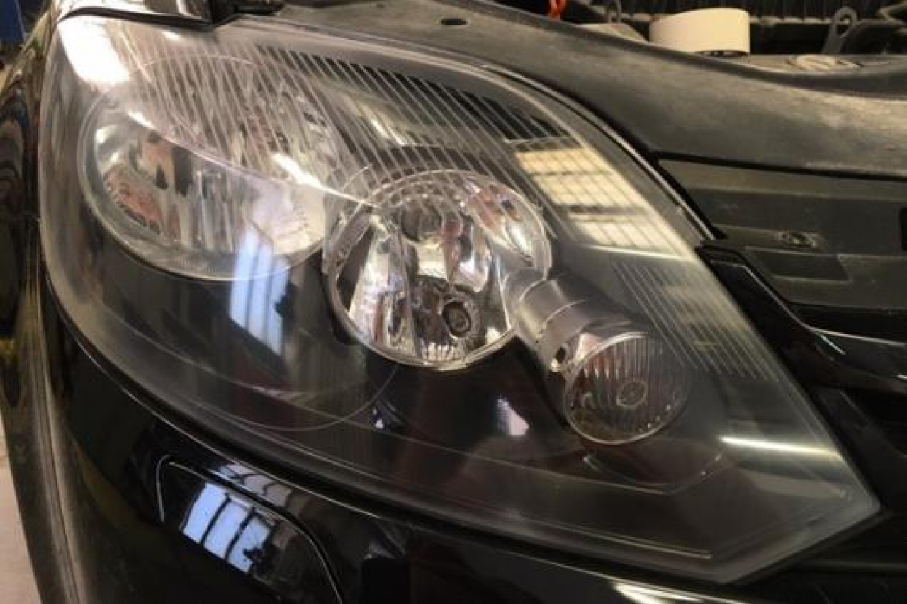 Verniciatura fanali auto a Bologna e Funo